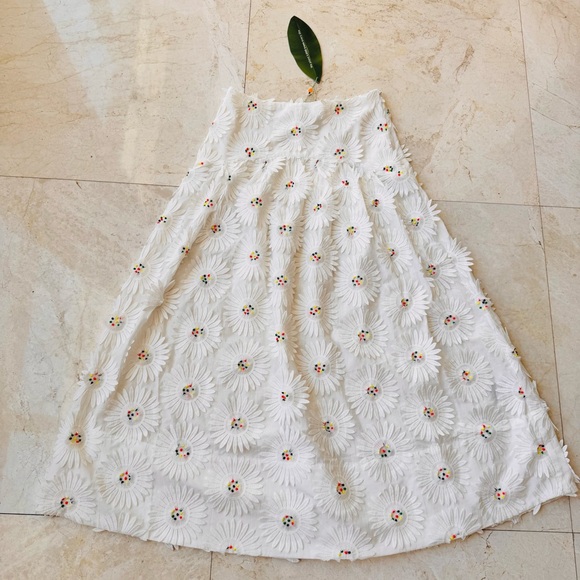Farm Rio White Daisy 3D Floral Midi Skirt size XS - Picture 5 of 16